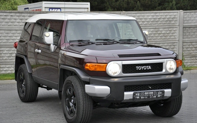 Toyota FJ cena 85900 przebieg: 203000, rok produkcji 2007 z Bełchatów małe 407